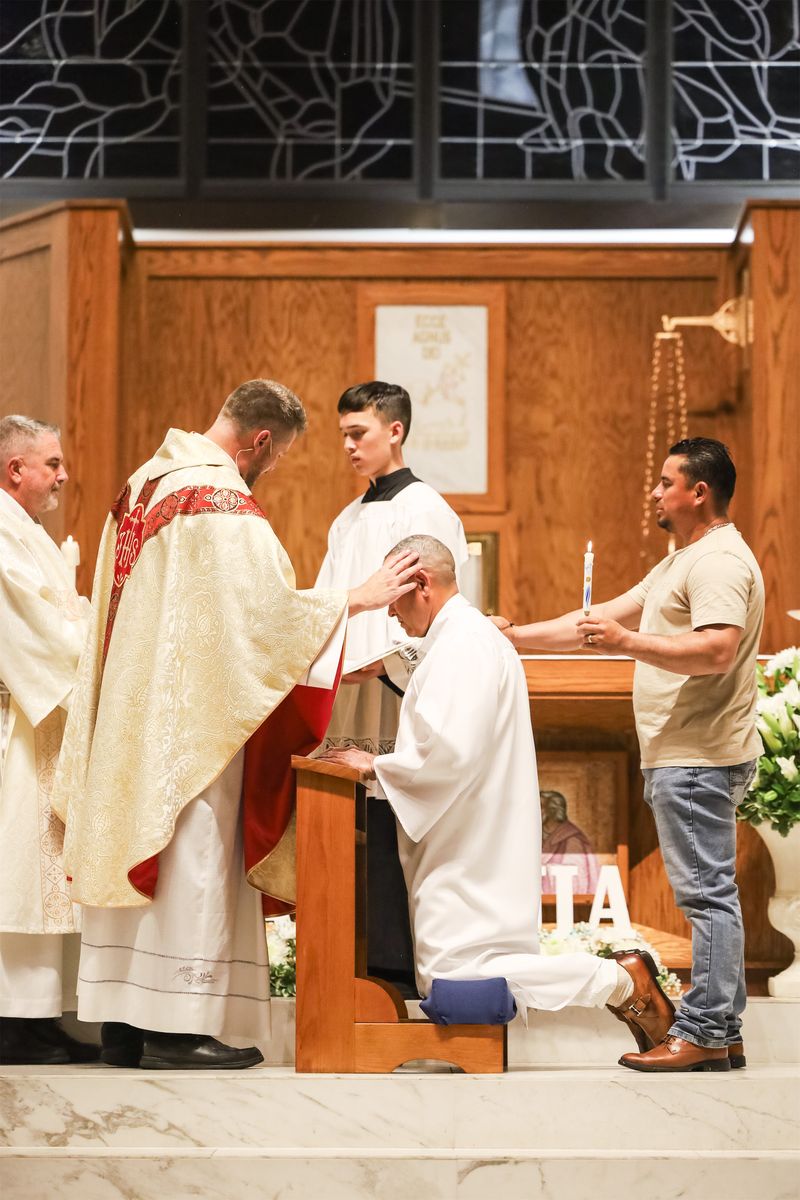2026-04-04-easter-vigil-0417.jpg