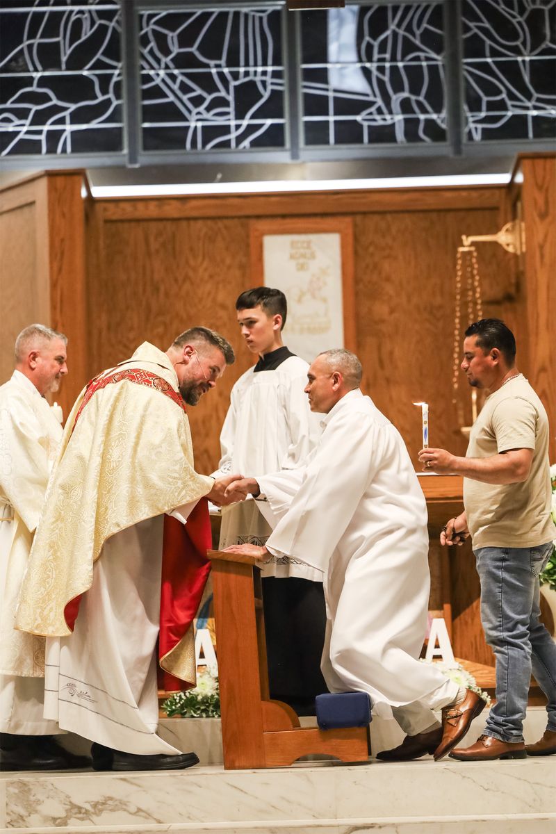 2026-04-04-easter-vigil-0418.jpg