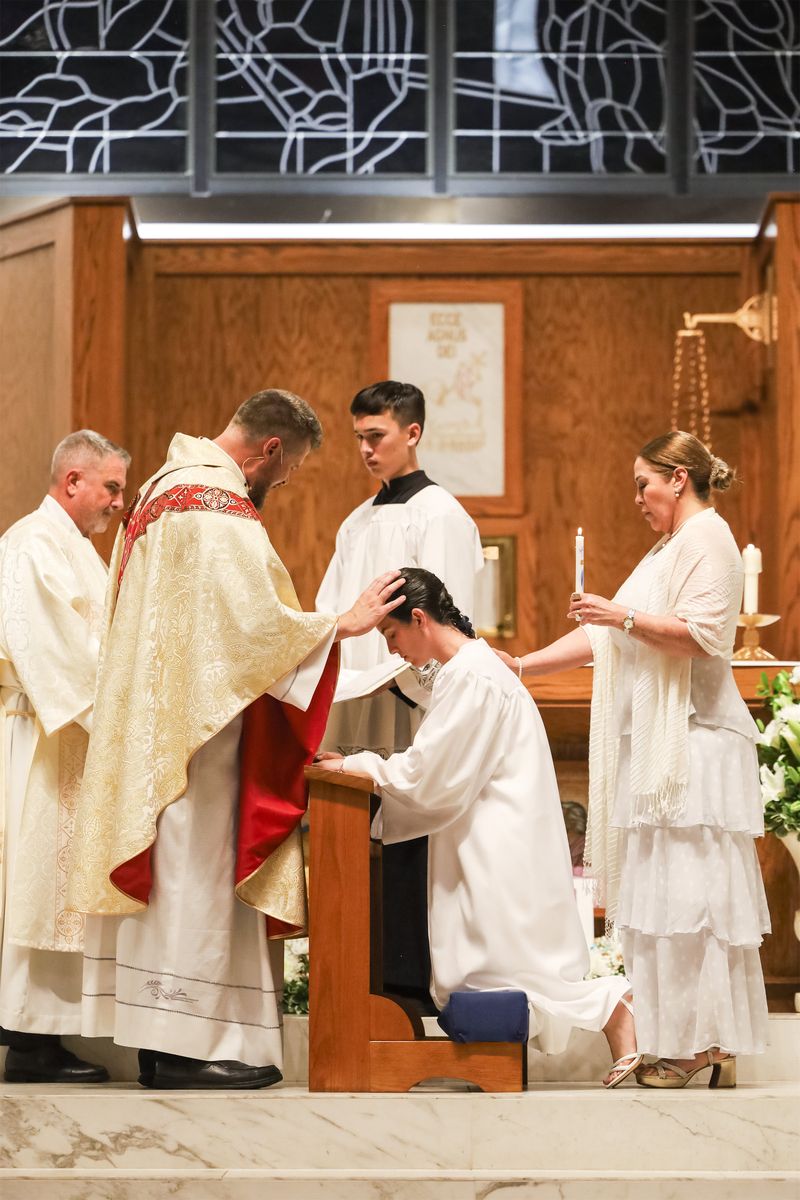2026-04-04-easter-vigil-0421.jpg