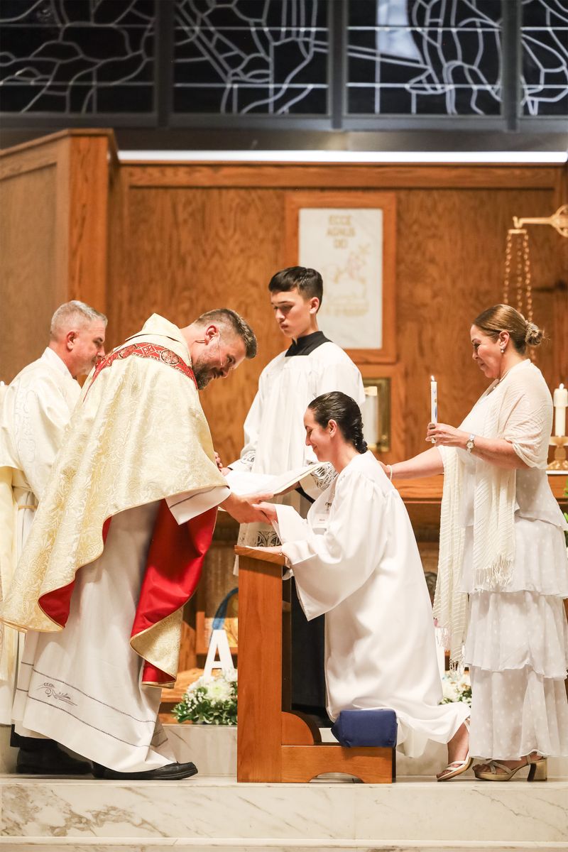 2026-04-04-easter-vigil-0422.jpg