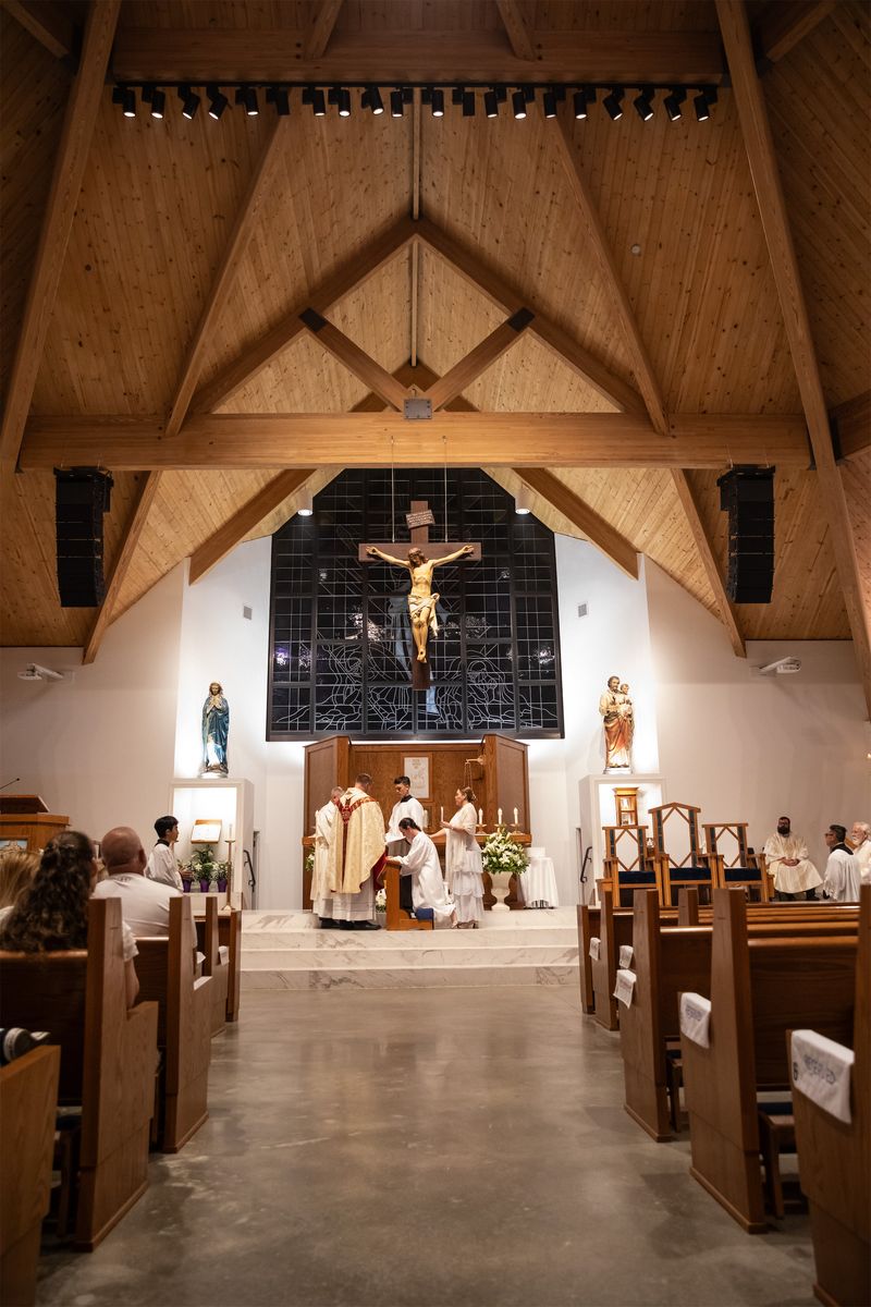 2026-04-04-easter-vigil-0423.jpg