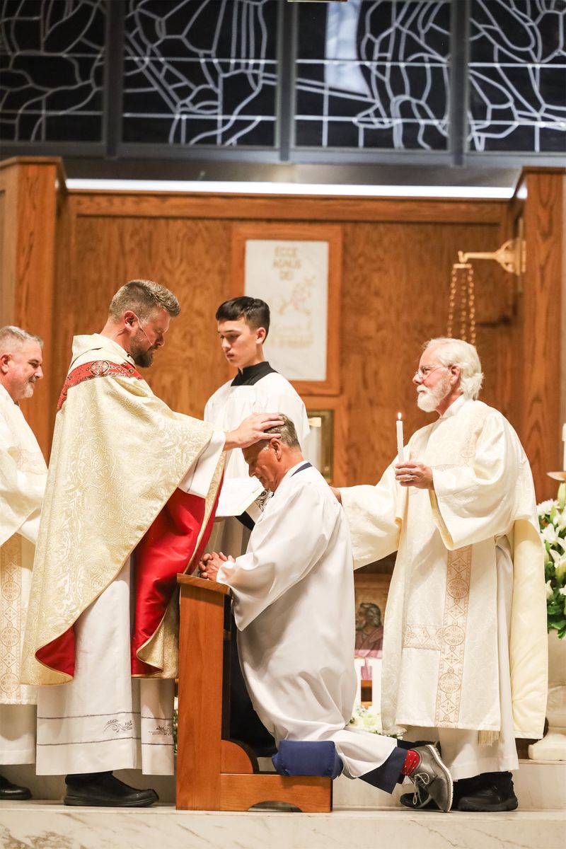2026-04-04-easter-vigil-0424.jpg