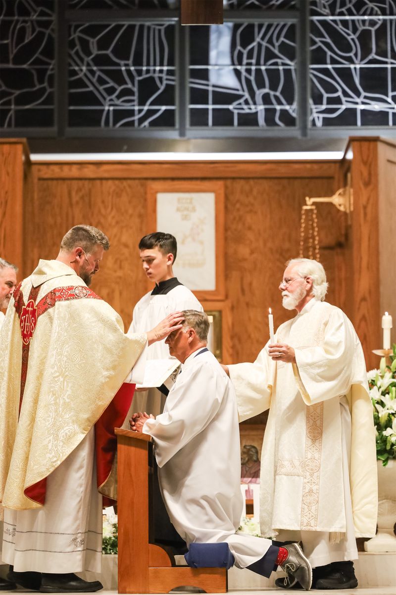 2026-04-04-easter-vigil-0425.jpg