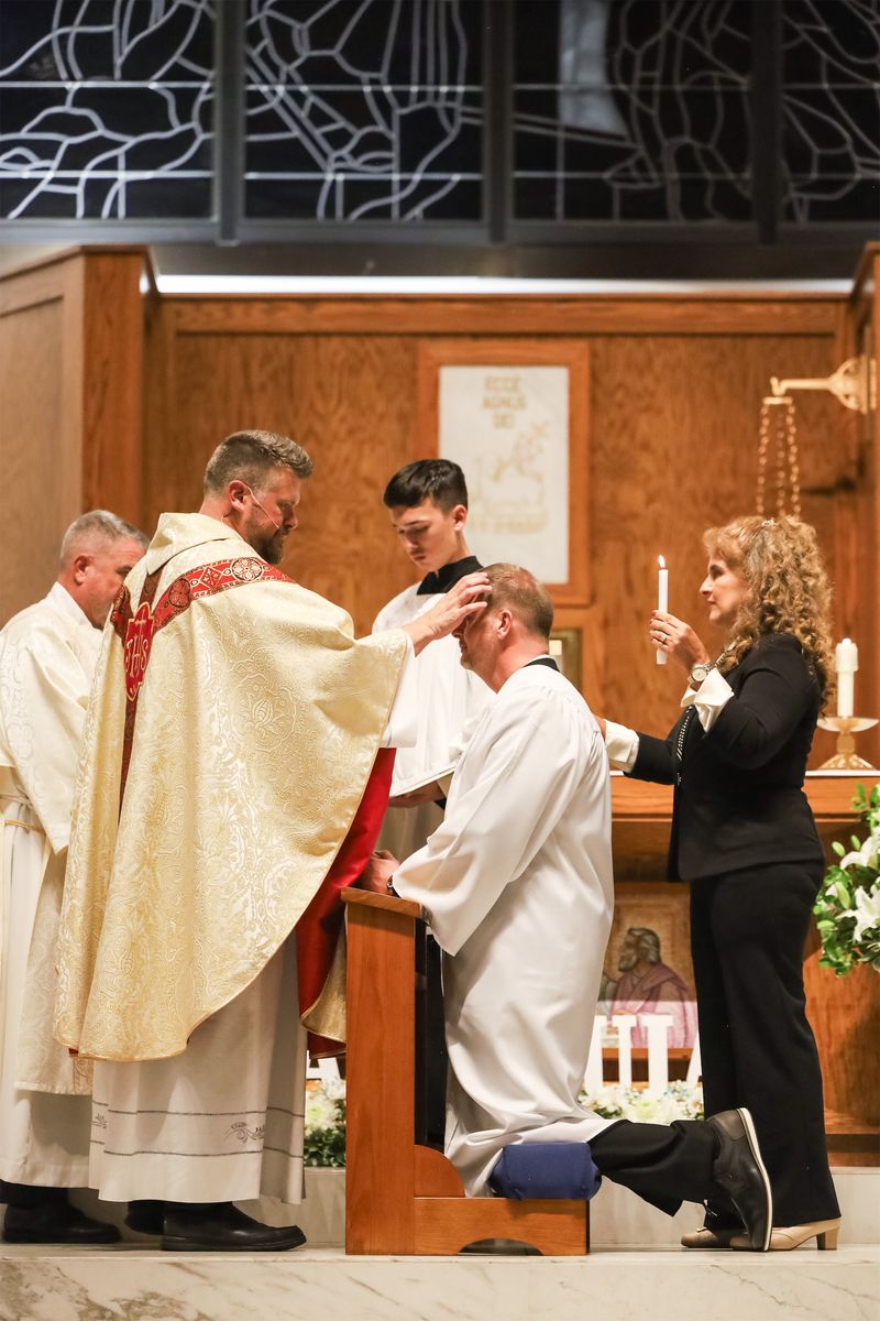 2026-04-04-easter-vigil-0429.jpg
