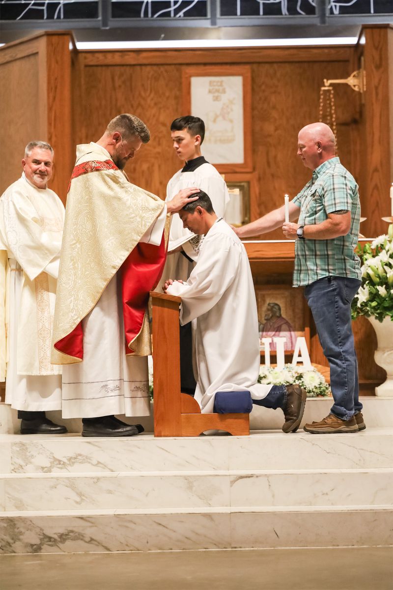 2026-04-04-easter-vigil-0436.jpg