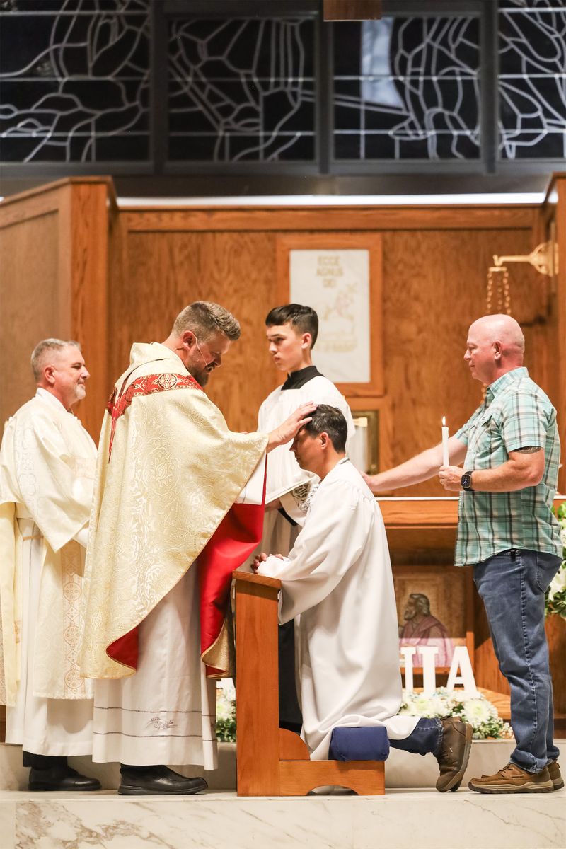 2026-04-04-easter-vigil-0437.jpg