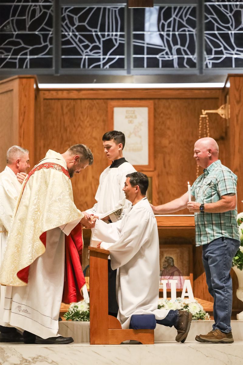 2026-04-04-easter-vigil-0438.jpg
