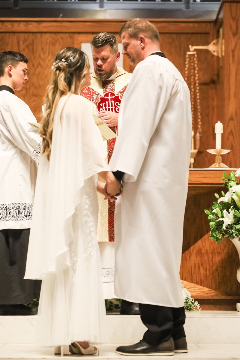 2026-04-04-easter-vigil-0509.jpg