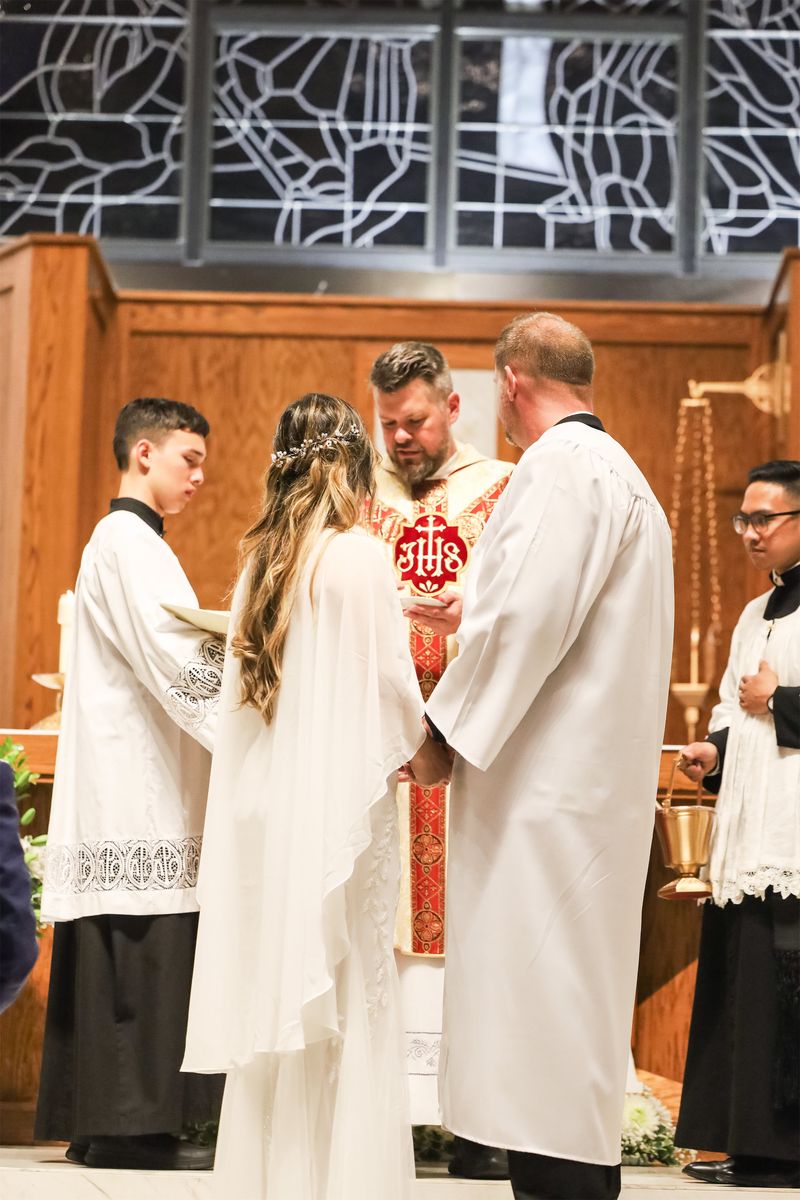 2026-04-04-easter-vigil-0515.jpg