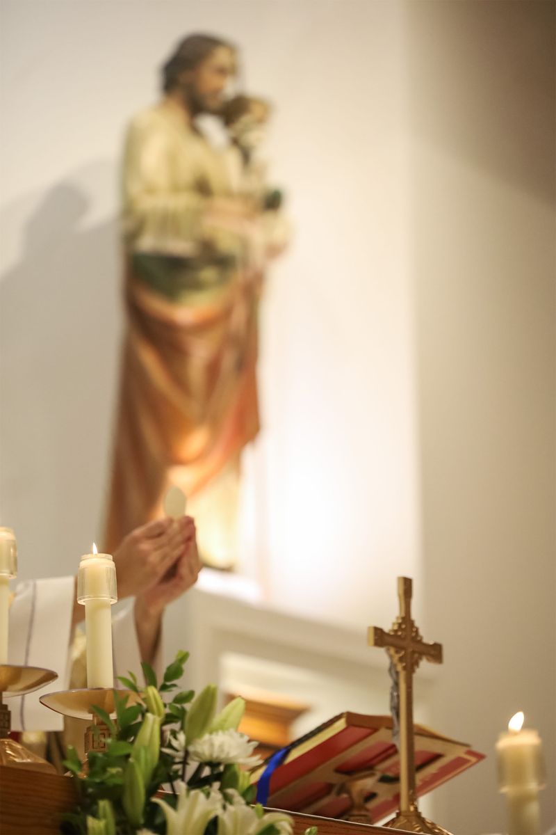 2026-04-04-easter-vigil-0544.jpg