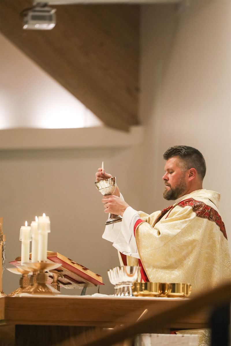2026-04-04-easter-vigil-0547.jpg
